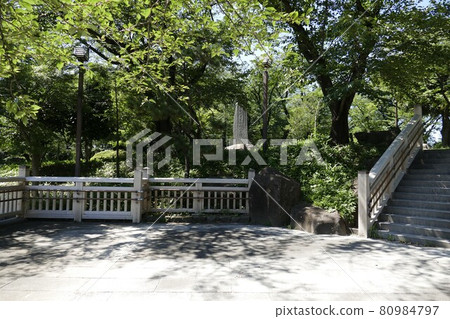 Asukayama Park in front of Oji Station, Kita-ku, Tokyo, a venerable park Along with Ueno Park, Shiba Park, and Asakusa Park, it was first born in Japan. 80984797