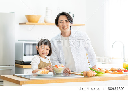 Family Kitchen Children Parents and Children Family Image Family Kitchen Children Parents and Children Family Image 80984801