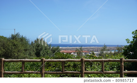 Scenery of Minato Park on Kudaka Island in summer Scenery of Minato Park on Kudaka Island in summer 80985717