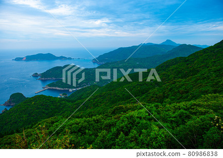 龜岡展望台 可以眺望下方海洋和里亞海岸的壯觀景點。 80986838