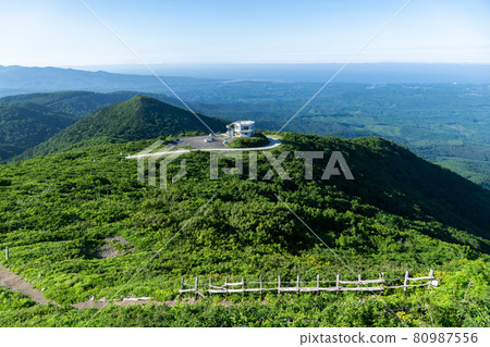 Kamabuseyama Observatory built in the mountainous area Kamabuseyama Observatory built in the mountainous area 80987556