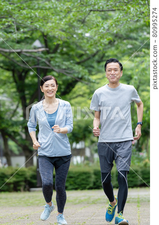 Middle couple jogging couple diet Middle couple jogging couple diet 80995274