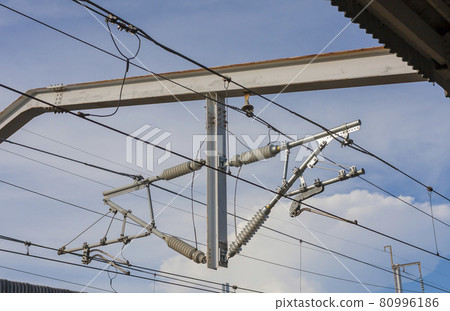 High-voltage power line, Shinkansen line, power transmission line, overhead line, insulator, Shinkansen platform 80996186