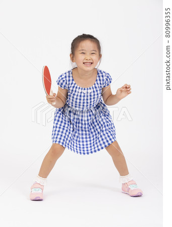 A 5-year-old girl who was interested in table tennis after watching the Olympics A 5-year-old girl who was interested in table tennis after watching the Olympics 80996355