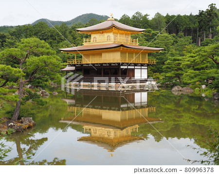 夏季更換金閣寺茅草屋頂後 夏季更換金閣寺茅草屋頂後 80996378