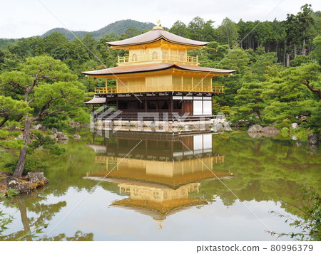 夏季更換金閣寺茅草屋頂後 夏季更換金閣寺茅草屋頂後 80996379