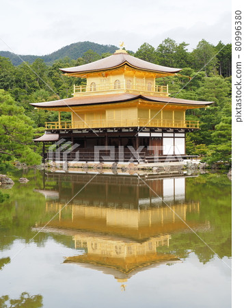 夏季更換金閣寺茅草屋頂後 夏季更換金閣寺茅草屋頂後 80996380