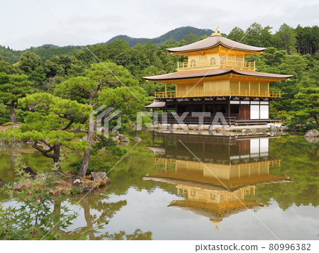 夏季更換金閣寺茅草屋頂後 夏季更換金閣寺茅草屋頂後 80996382