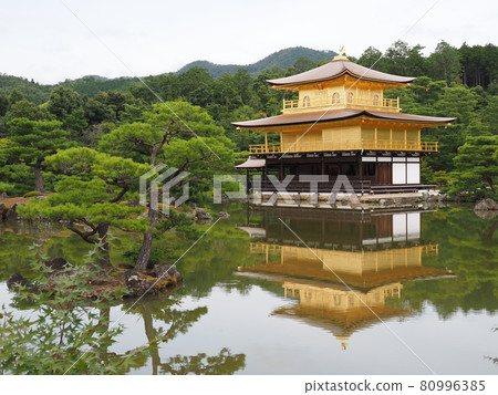 夏季更換金閣寺茅草屋頂後 夏季更換金閣寺茅草屋頂後 80996385