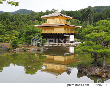 夏季更換金閣寺茅草屋頂後 夏季更換金閣寺茅草屋頂後 80996394