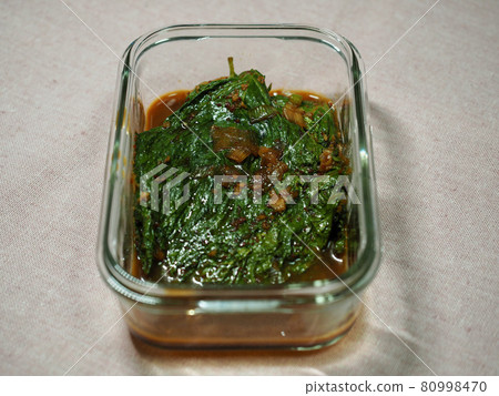Korean food perilla leaf pickle Korean food perilla leaf pickle 80998470