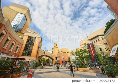Cinecitta Street, a city of movies and shopping with an Italian atmosphere, Kawasaki City, Kanagawa Prefecture Cinecitta Street, a city of movies and shopping with an Italian atmosphere, Kawasaki City, Kanagawa Prefecture 80998478