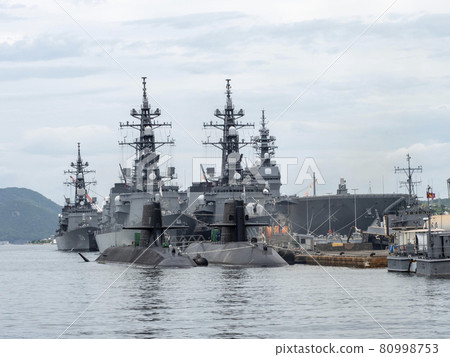 Self-defense ship seen from "Array Karasukojima" Self-defense ship seen from "Array Karasukojima" 80998753
