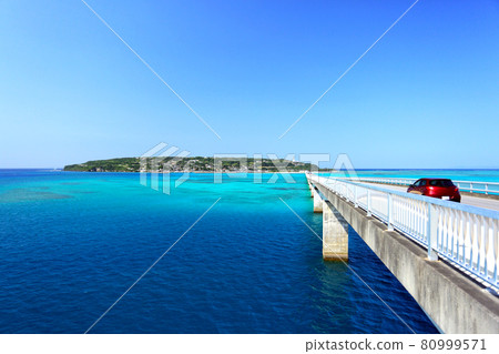 Okinawa drive in summer 80999571