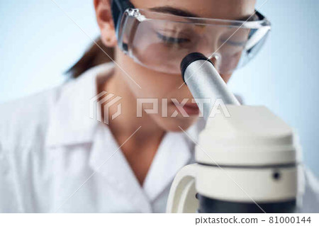 female doctor laboratory microscope science chemistry 81000144