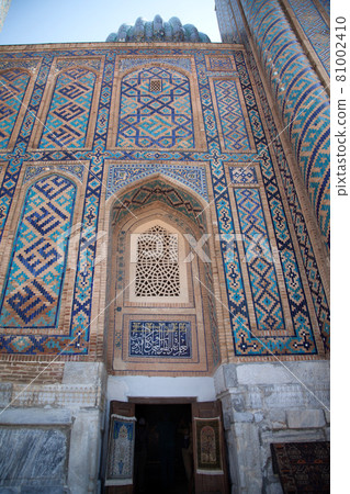 Tillya-Kari madrasah decorated with mosaics on Registan Square in Samarkand, Uzbekistan. 29.04.2019 81002410