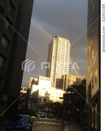 Double rainbow over the skyscrapers of Sannomiya Double rainbow over the skyscrapers of Sannomiya 81003389