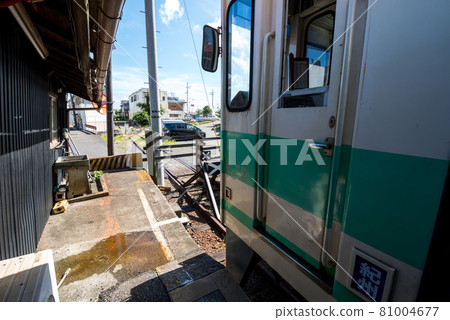 [Kishu Railway Line] Abandoned line trace seen from Nishigobo Station 81004677