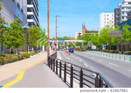 View from Jigyohama, Chuo-ku, Fukuoka to the west Yokatopia-dori MARK IS Fukuoka Momochi-mae 81007961