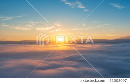 Beautiful morning Sunrise and Fog flow over mountain in Ai yerweng, Yala, Thailand 81008097