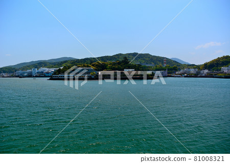 Image of summer Toba Bay seen from Isewan Ferry, Toba, Mie Prefecture (4) Image of summer Toba Bay seen from Isewan Ferry, Toba, Mie Prefecture (4) 81008321