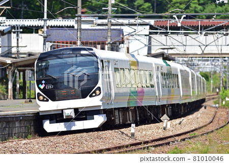 中央本線上野原JR東E257系列M-107編隊(松本)梓海治 中央本線上野原JR東E257系列M-107編隊(松本)梓海治 81010046