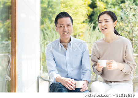 Middle couple couples in their 50s and 60s 81012639