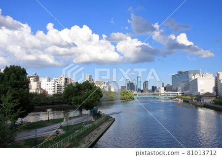 Osaka Nakanoshima Okawa Hachikenya Beach and Sword Tip Fountain 81013712
