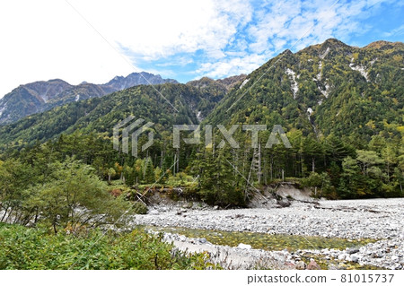 Mountain trail near Yokoo 81015737