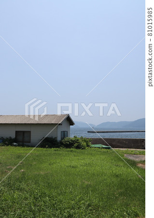 Okinoshima Sea and a small house Okinoshima Sea and a small house 81015985