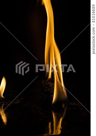 Fire flames 81016689
