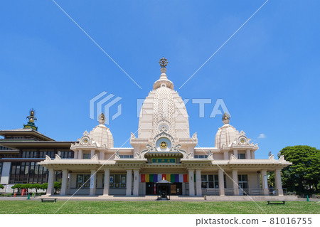 Shrines and temples, the main temple of the Shingon sect of Chiyama, Kawasaki Daishi's Yakushiden, Kawasaki City, Kanagawa Prefecture 81016755