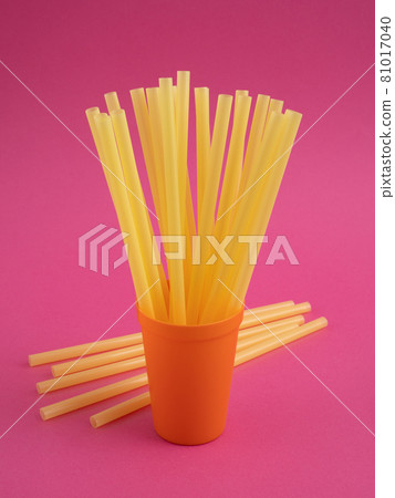 Colorful straws 81017040