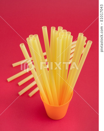 Colorful straws 81017043