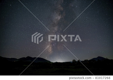 Kuju Plateau in the starry sky Kuju Plateau in the starry sky 81017268