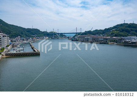 Onomichi Suido, Shimanami Kaido, Onomichi Ohashi <From Onomichi City Hall, Hiroshima Prefecture / August> Onomichi Suido, Shimanami Kaido, Onomichi Ohashi <From Onomichi City Hall, Hiroshima Prefecture / August> 81018312