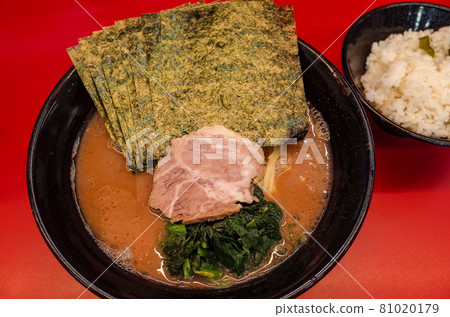 Yokohama Ikei Ramen-額外的海藻和免費的米飯- Yokohama Ikei Ramen-額外的海藻和免費的米飯- 81020179