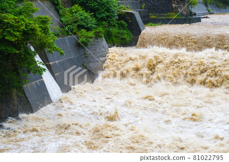 River that was flooded by heavy rain 81022795