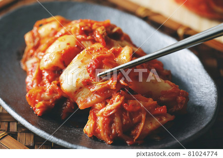 Spicy and delicious Chinese cabbage kimchi Spicy and delicious Chinese cabbage kimchi 81024774