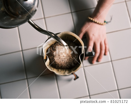 煮咖啡 煮咖啡 81025172
