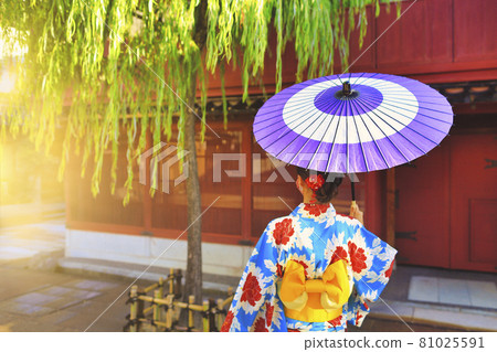 金澤東茶屋町和穿和服的女人 金澤東茶屋町和穿和服的女人 81025591