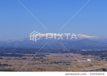 從“Shikatayama天文台”(宮城縣角田市)看到的積雪的“藏王山脈”(藏王鎮)風景 從“Shikatayama天文台”(宮城縣角田市)看到的積雪的“藏王山脈”(藏王鎮)風景 81026029