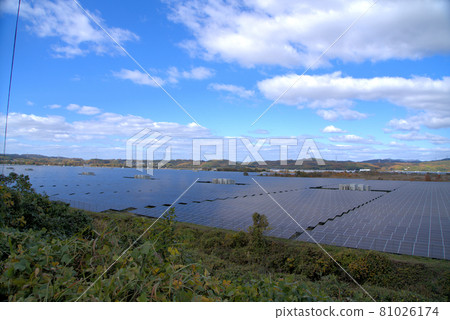 岡山縣瀨戶內市舊近海鹽田日本最大的大型太陽能發電廠 81026174