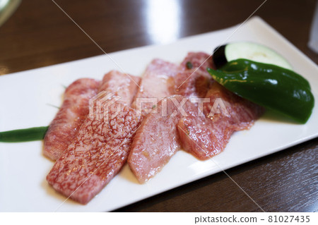 Juicy high-class grilled meat Japanese black beef ribs [Hida beef] raw meat 81027435