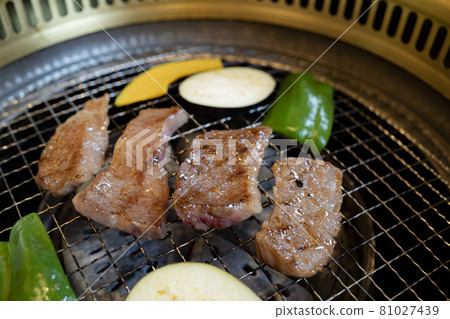 多汁的高級烤黑和牛排骨【飛騨牛】 多汁的高級烤黑和牛排骨【飛騨牛】 81027439