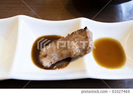 Juicy high-class yakiniku Japanese black beef 1 slice [Hida beef] 81027468