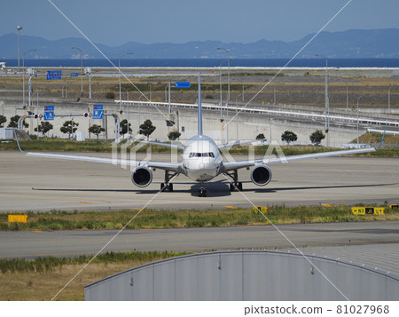 Passenger plane on the move to prepare for takeoff Passenger plane on the move to prepare for takeoff 81027968