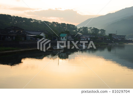 志布士灣的木月川靜靜流淌 81029704