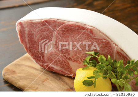 塊肉 塊肉 81030980