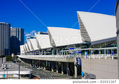 From Queen Mall Bridge to Pacifico Yokohama 81031167